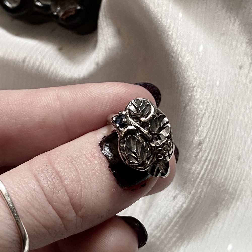 Sterling sapphire leaf ring.